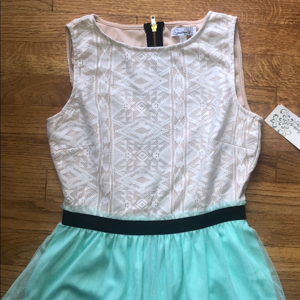 Speechless dress - Picture 2 of 3
